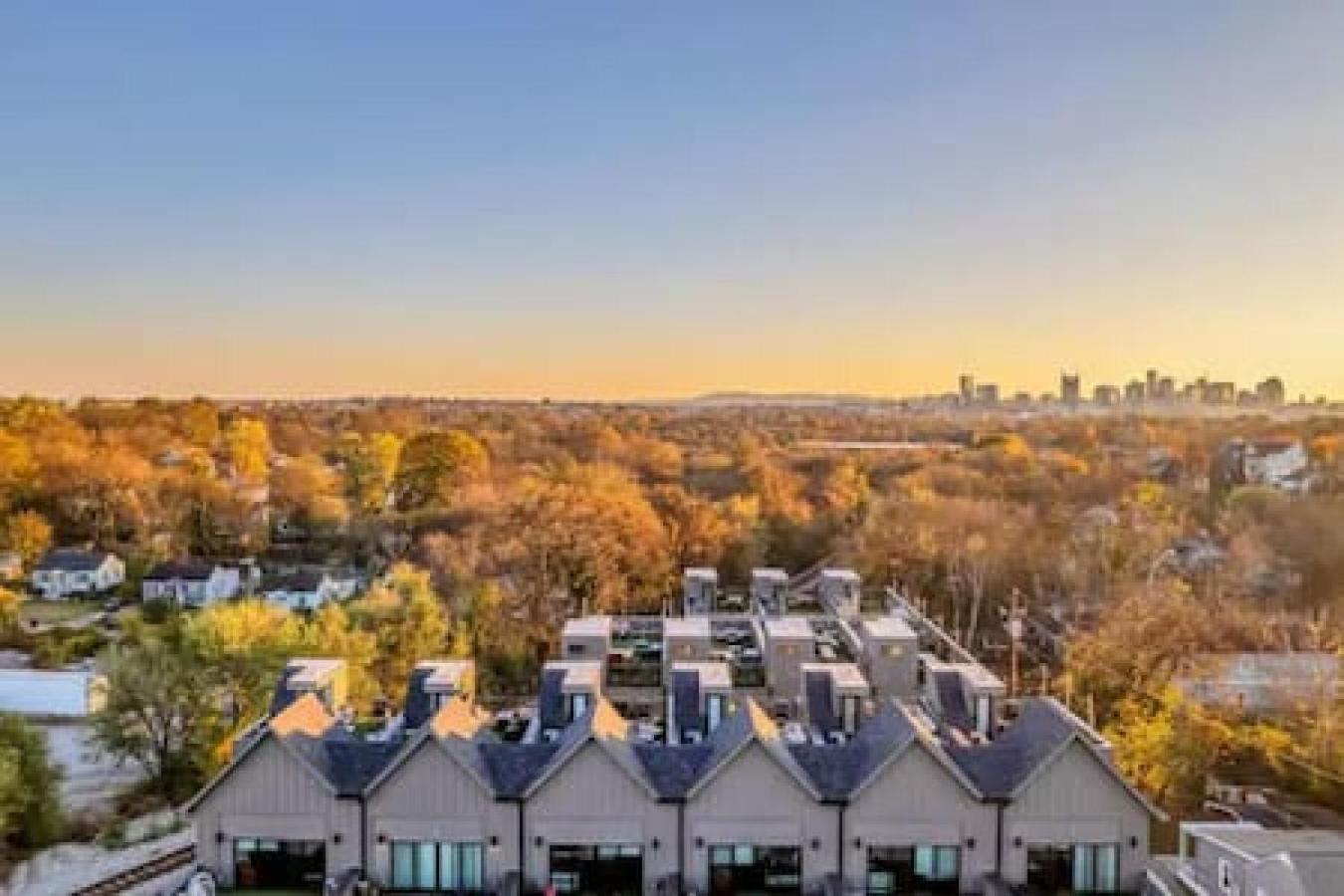 Spacious Home With Large Patio Rooftop Deck And Garage 纳什维尔 外观 照片