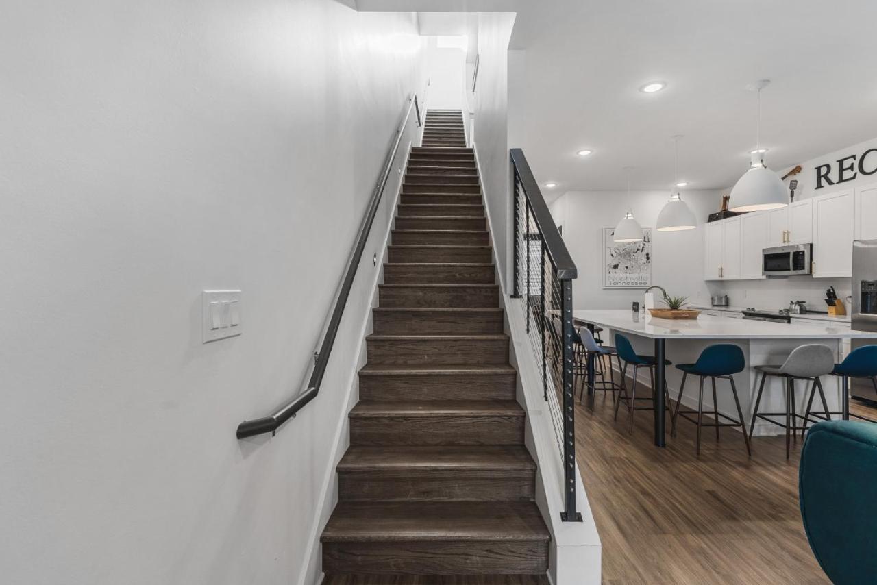 Spacious Home With Large Patio Rooftop Deck And Garage 纳什维尔 外观 照片