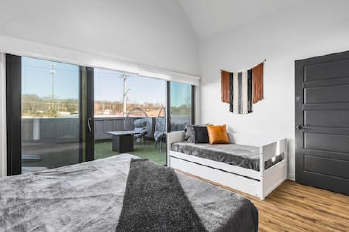 Spacious Home With Large Patio Rooftop Deck And Garage 纳什维尔 外观 照片